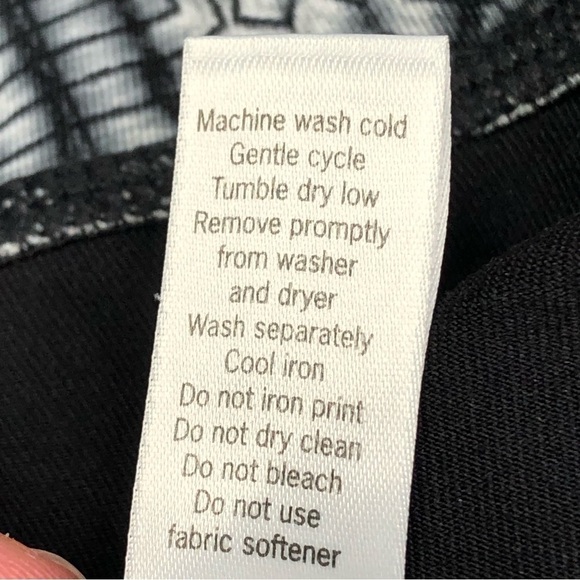 Athleta cropped leggings black white grey geometric kaleidoscope print M - Picture 7 of 8